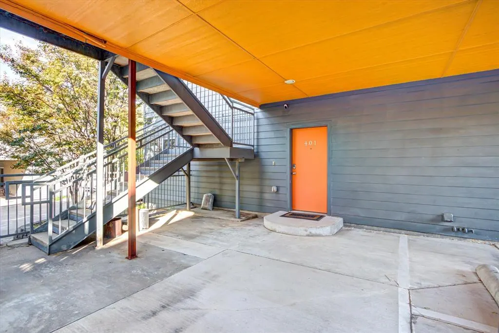 312 N Patton Avenue, #401