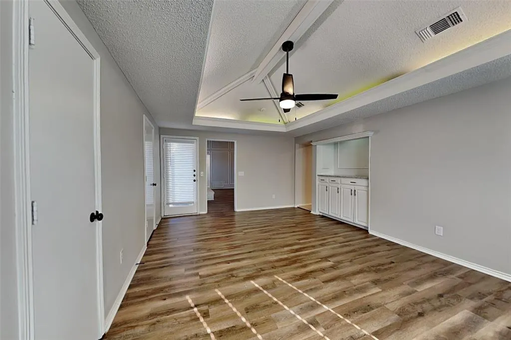 1521 Geneva Lane