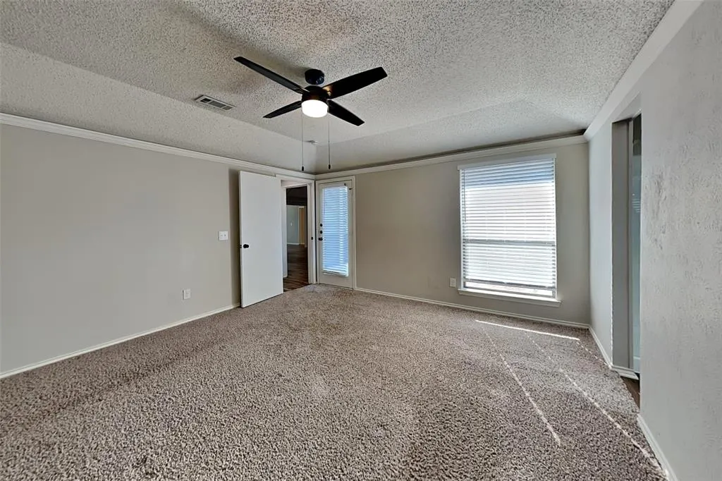 1521 Geneva Lane