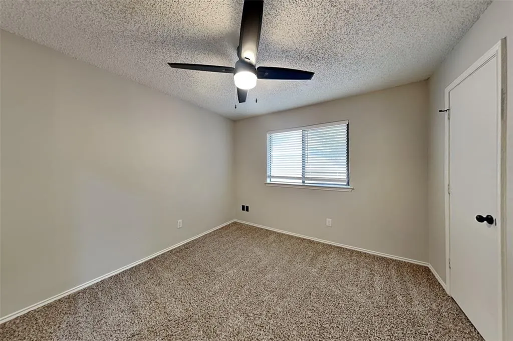 1521 Geneva Lane