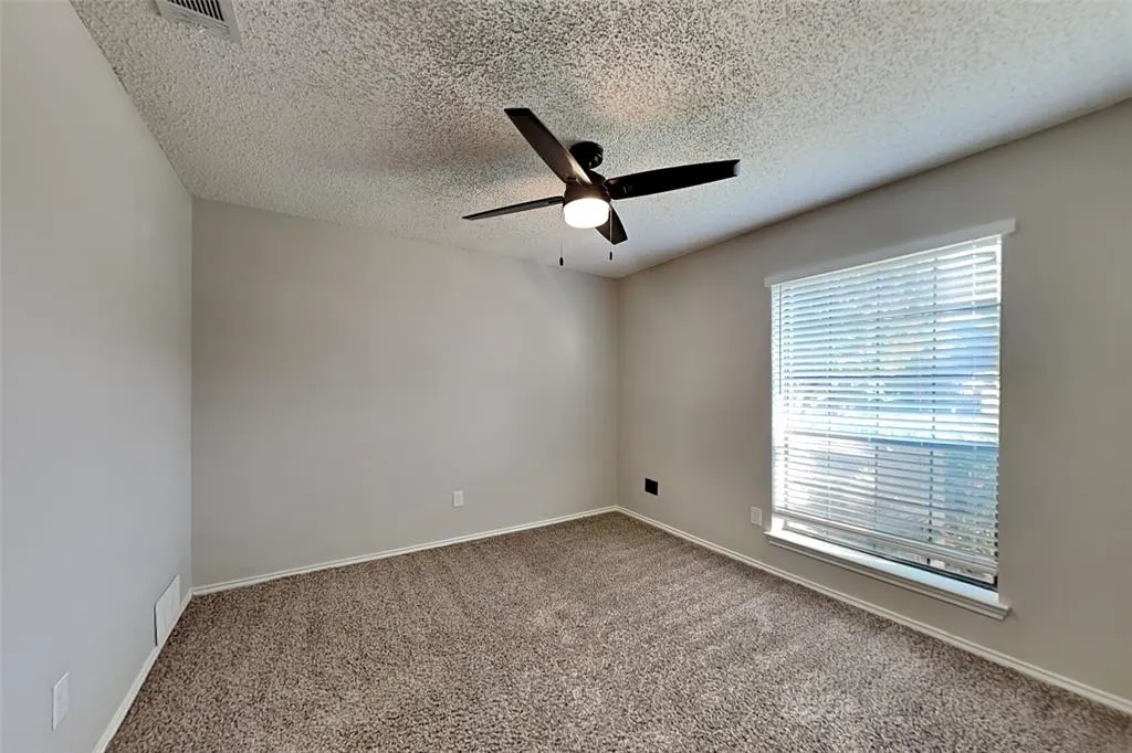 1521 Geneva Lane