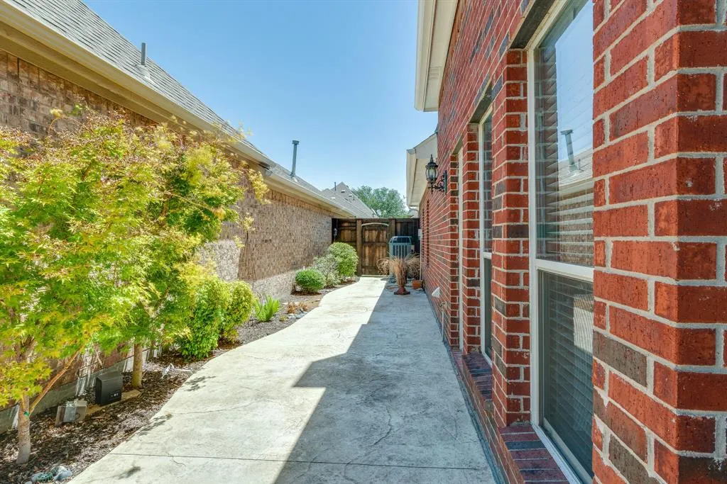 7728 Lancaster Gate