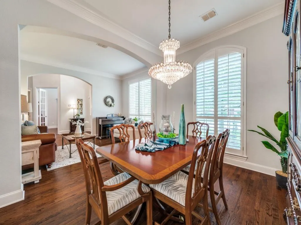 1240 Sunland Park Drive