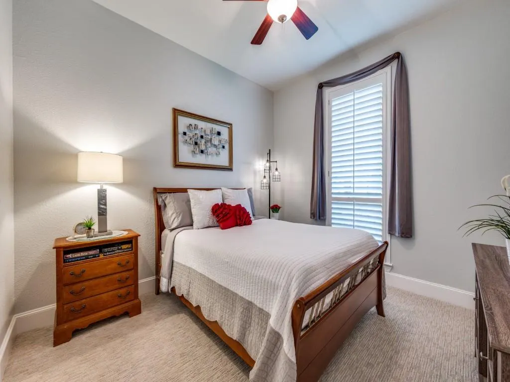 1240 Sunland Park Drive