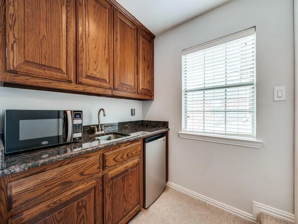 1240 Sunland Park Drive