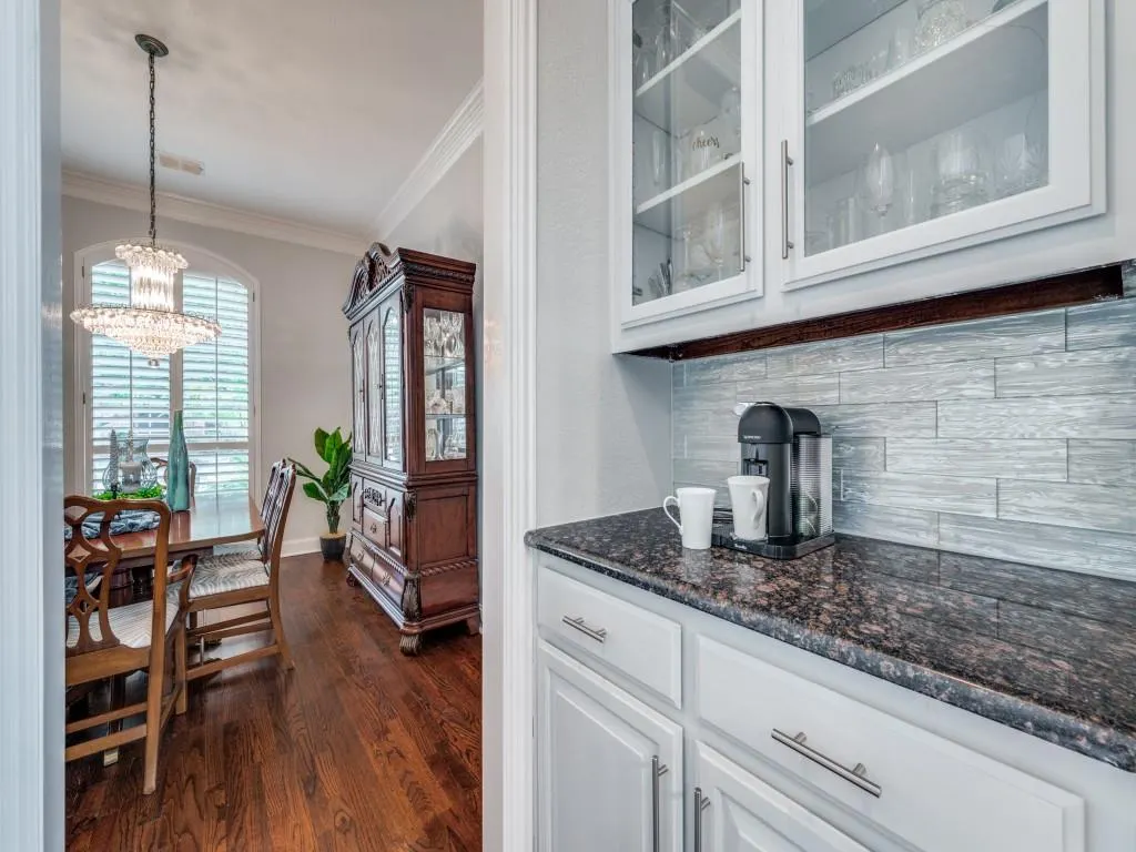 1240 Sunland Park Drive