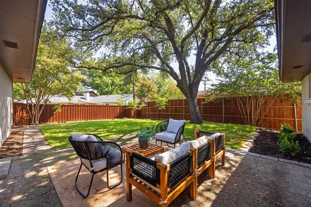 9459 Heatherdale Drive