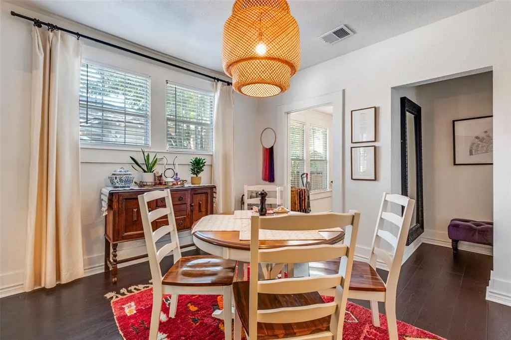 920 S Oak Cliff Boulevard