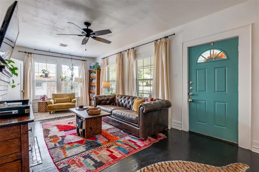 920 S Oak Cliff Boulevard