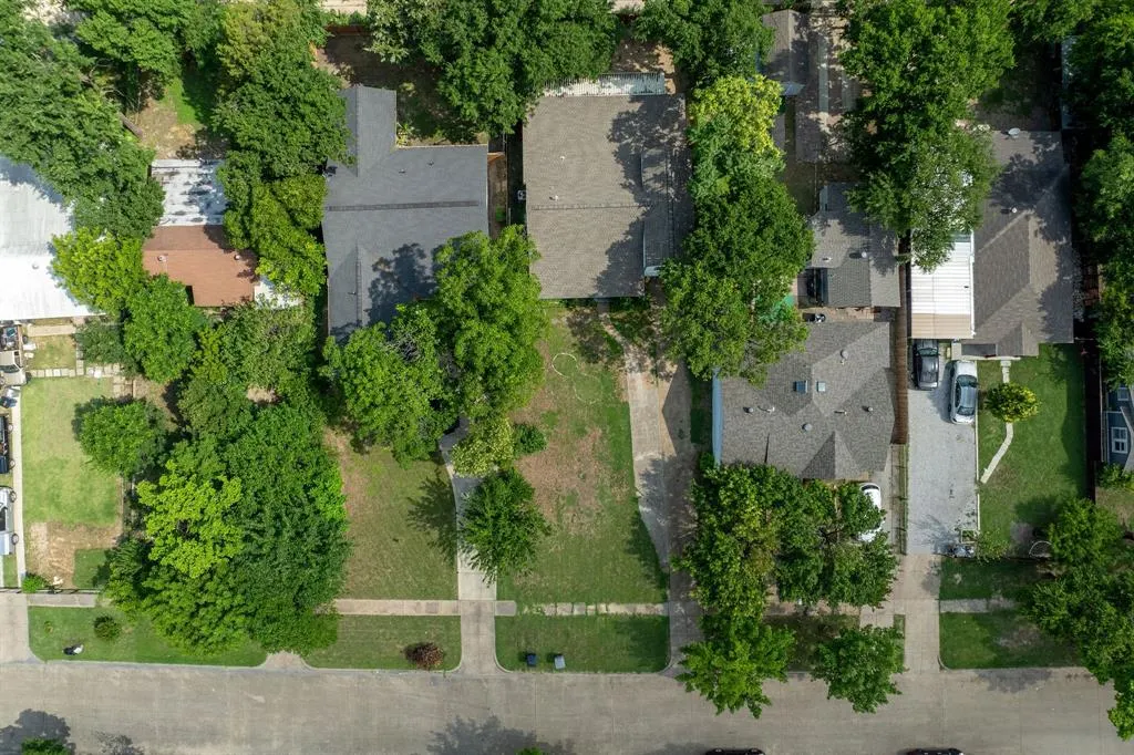 2835 Gladstone Drive