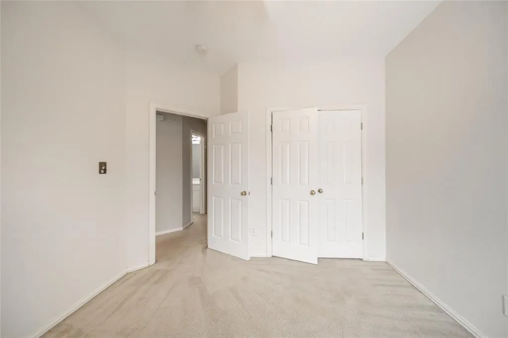 2312 Geneva Lane
