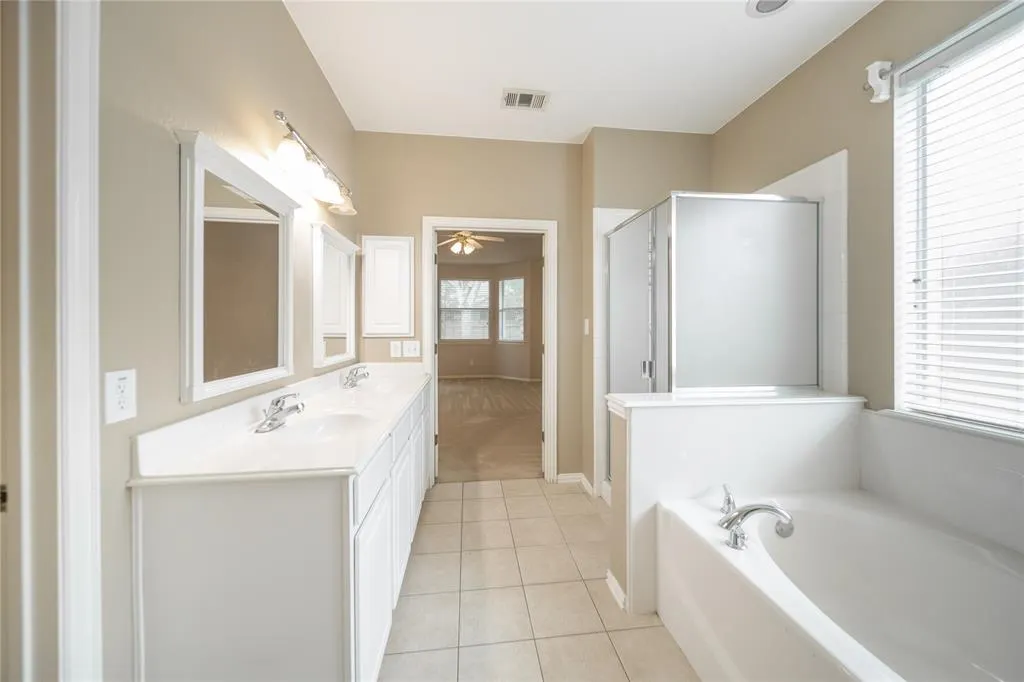 2312 Geneva Lane