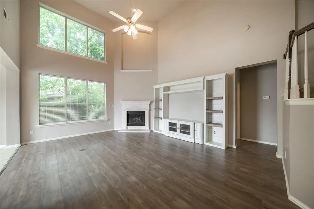2312 Geneva Lane
