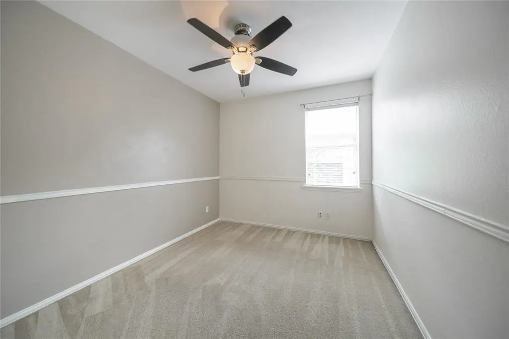 2312 Geneva Lane