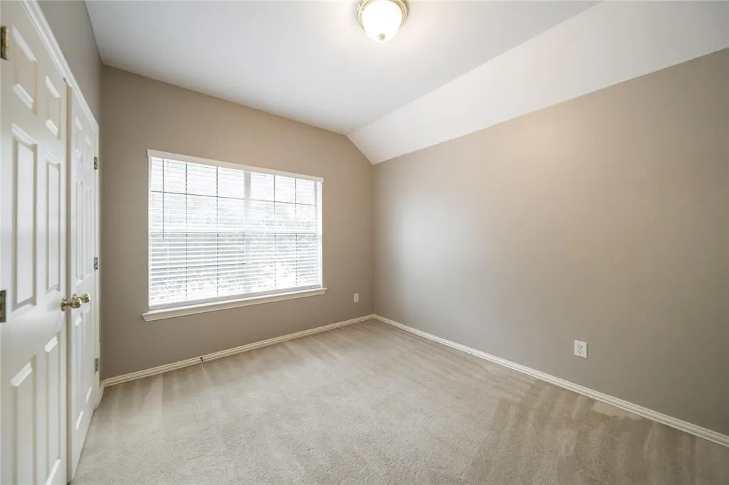 2312 Geneva Lane