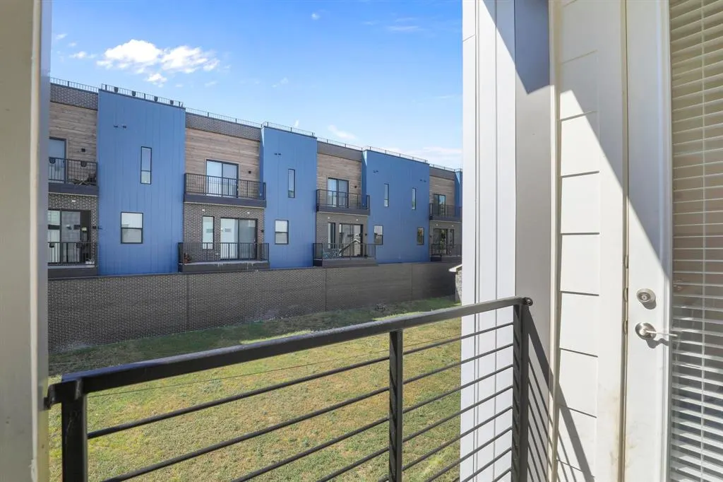 410 W 9th Street, #109