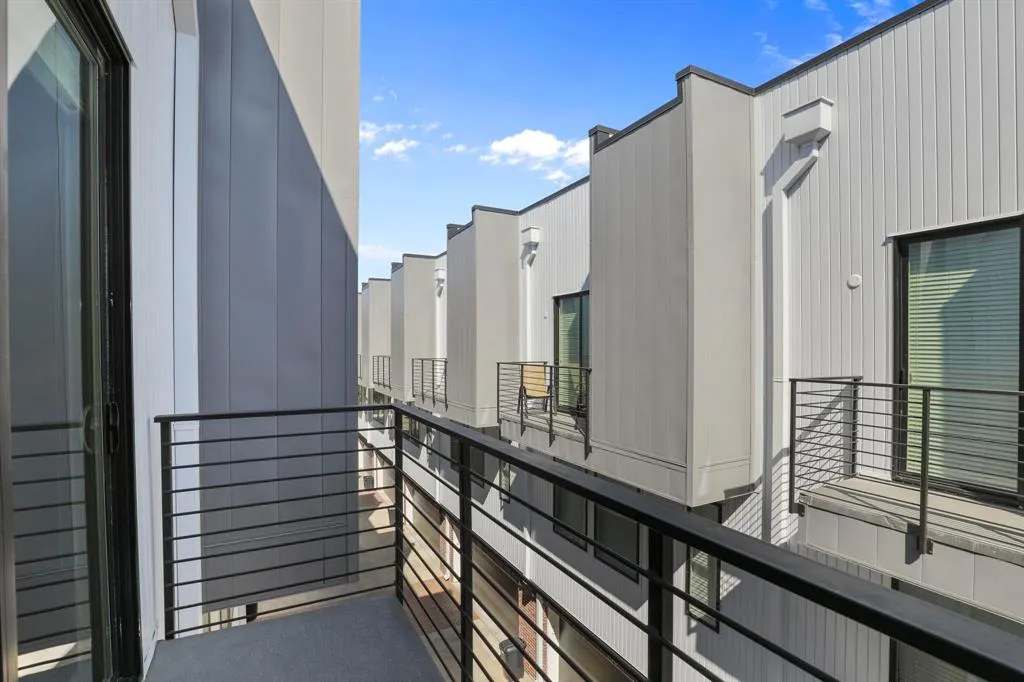 410 W 9th Street, #109