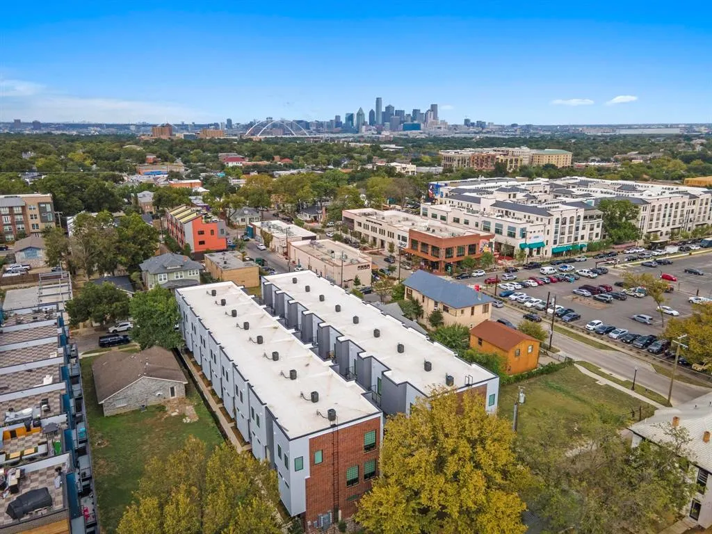 410 W 9th Street, #109