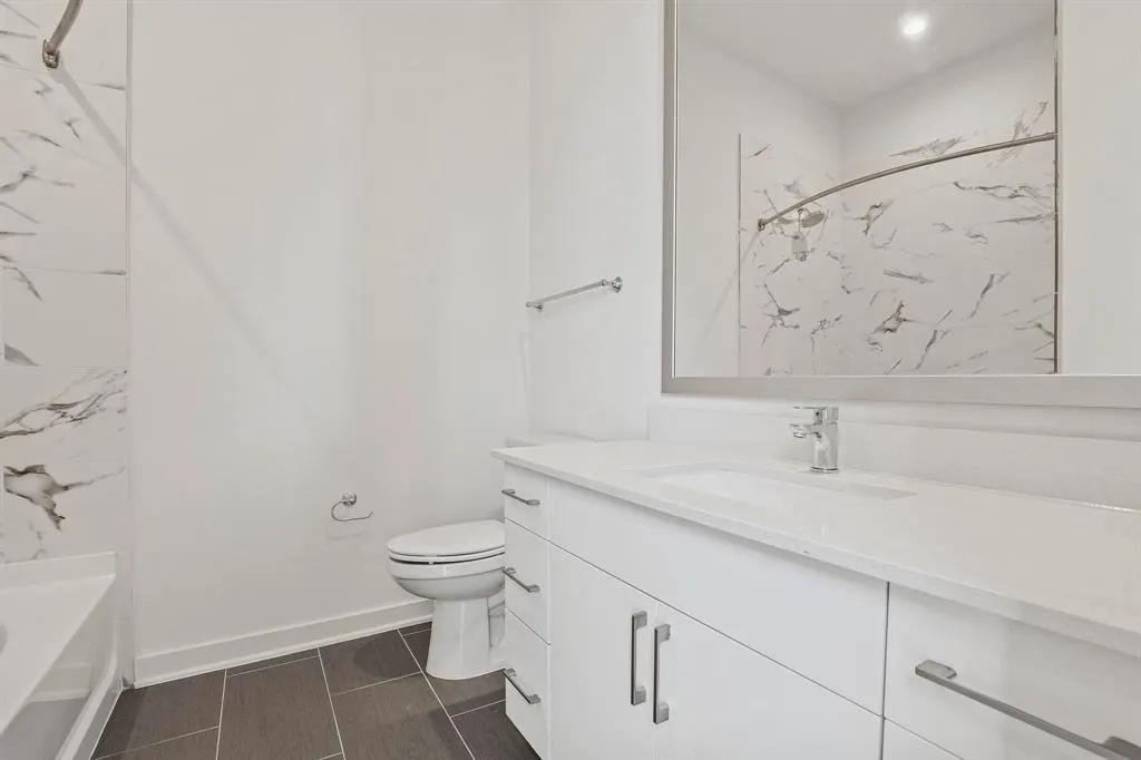 410 W 9th Street, #109