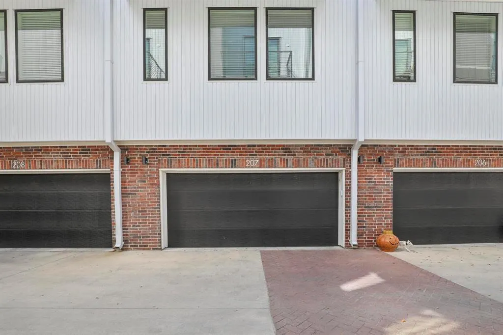 410 W 9th Street, #109