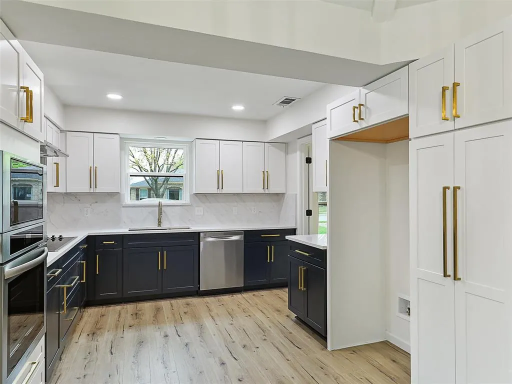 3600 Lynbrook Drive