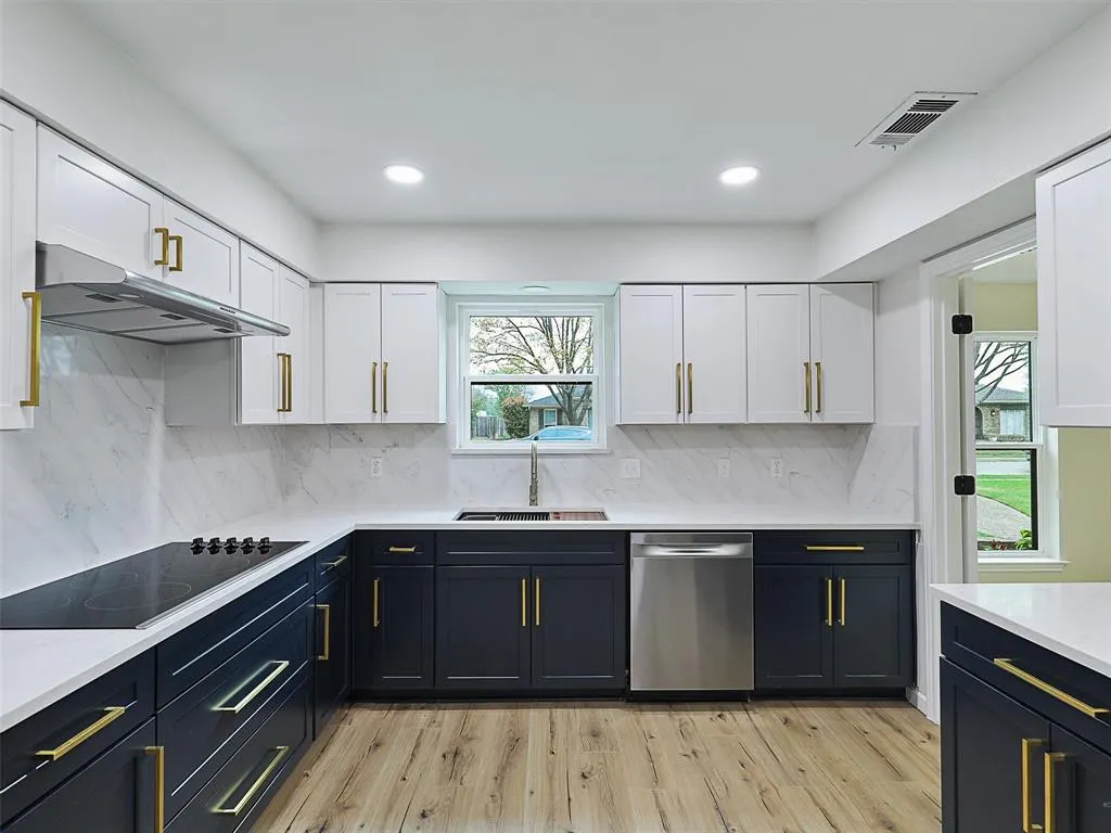 3600 Lynbrook Drive