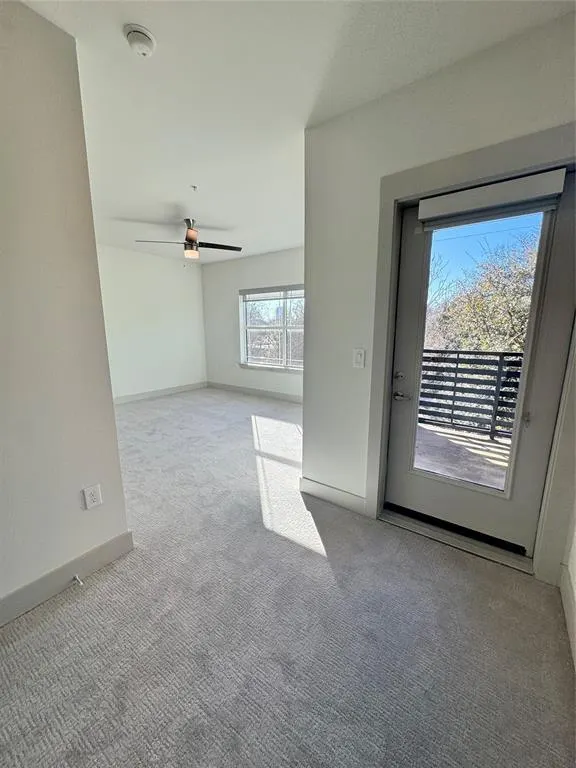 5607 Belmont Avenue, #122