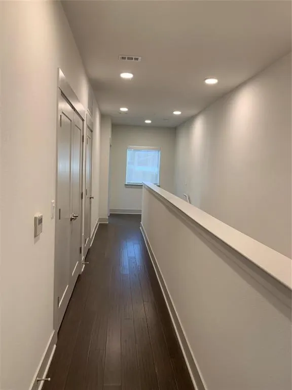 5607 Belmont Avenue, #122