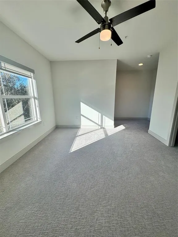 5607 Belmont Avenue, #122