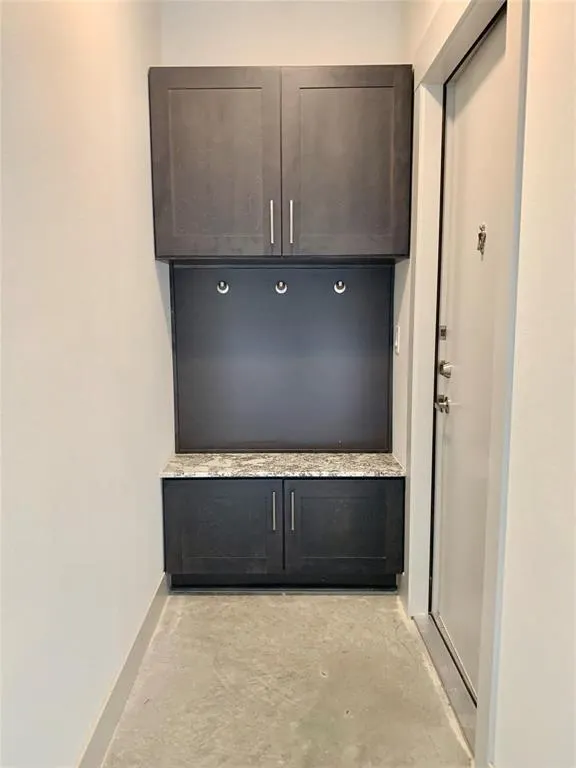 5607 Belmont Avenue, #122