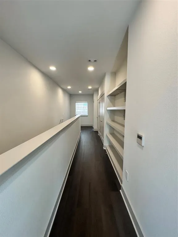 5607 Belmont Avenue, #122