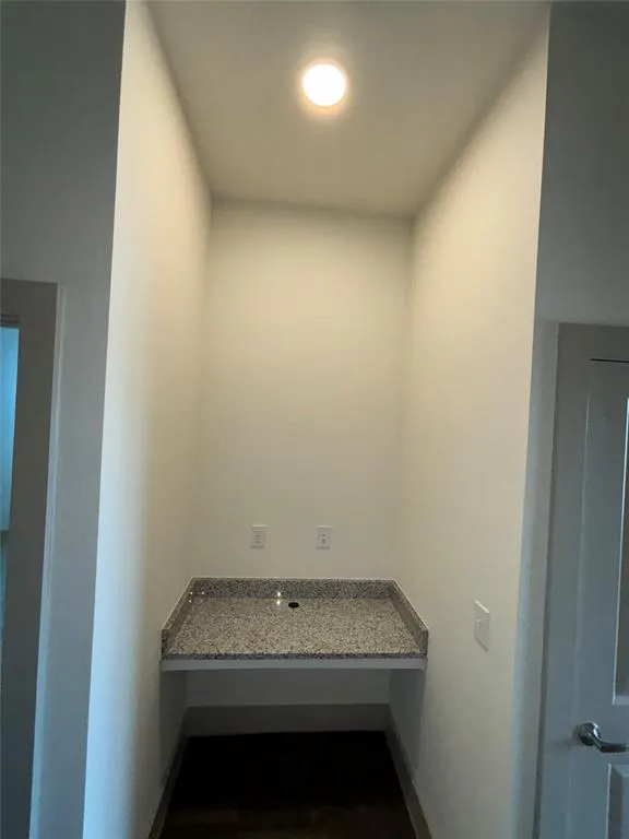 2036 Oak Grove, #247