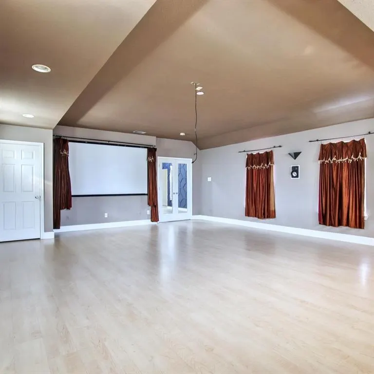 2420 Elm Leaf Lane
