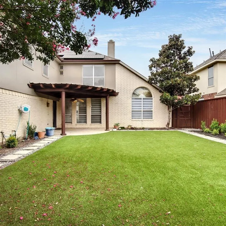 2420 Elm Leaf Lane