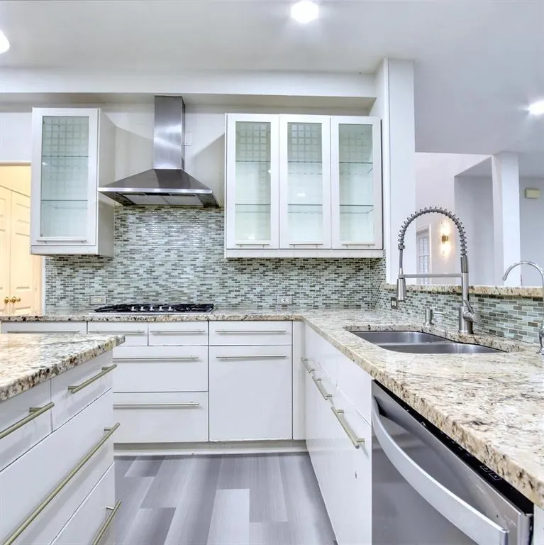 2420 Elm Leaf Lane