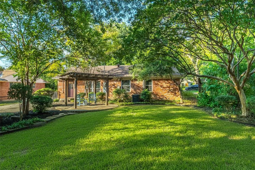 731 Dumont Drive
