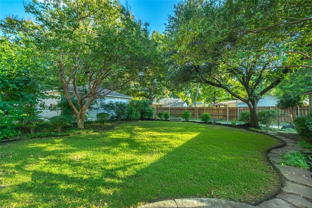 731 Dumont Drive