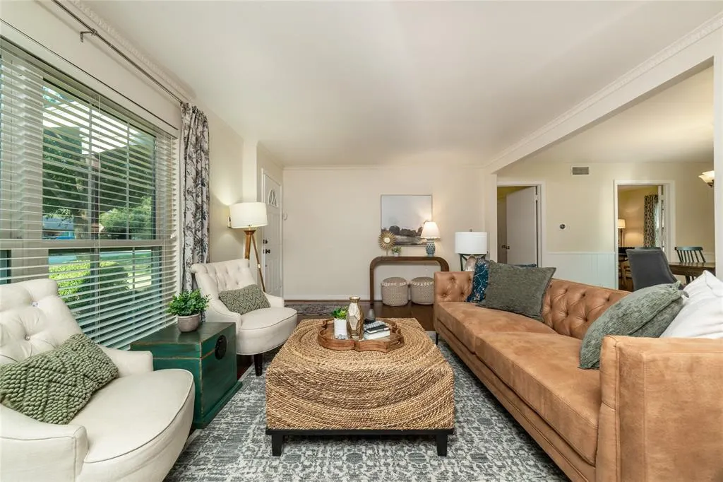 731 Dumont Drive