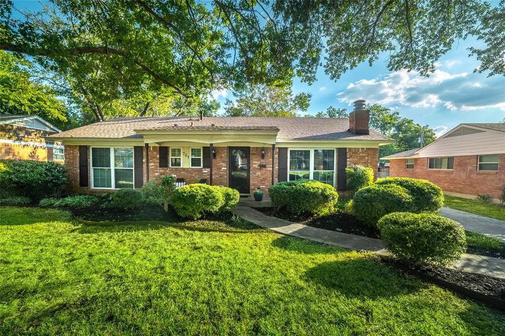 731 Dumont Drive