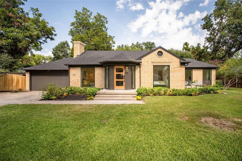 1252 N Selva Drive