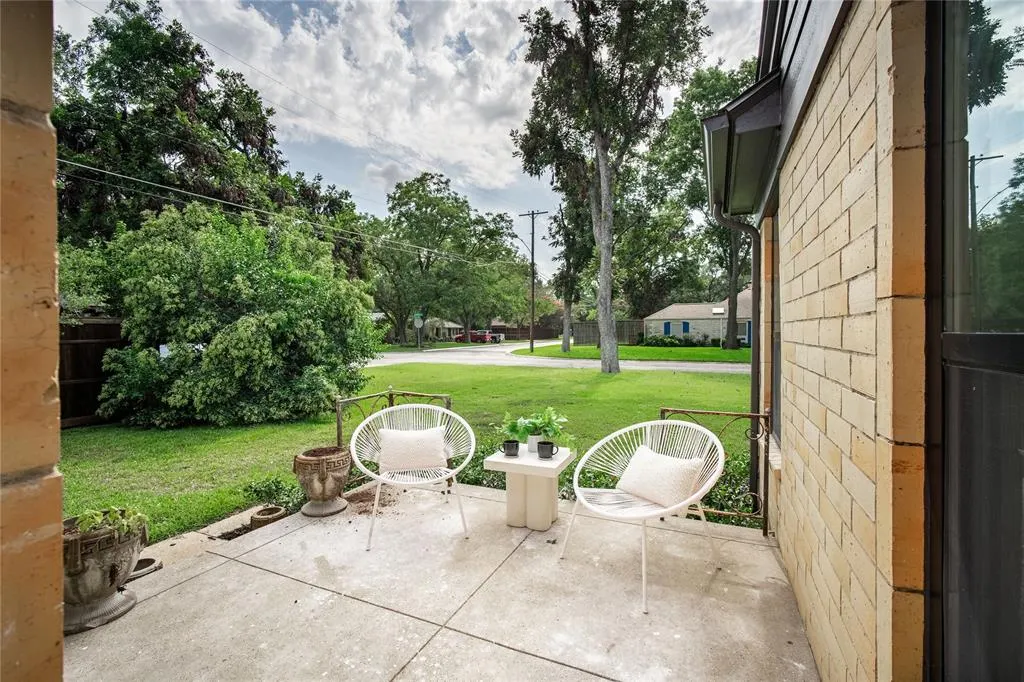 1252 N Selva Drive