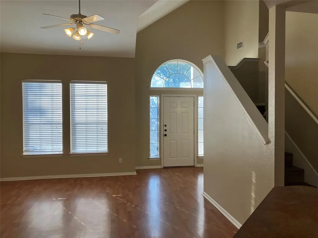 509 CREEKVIEW Drive