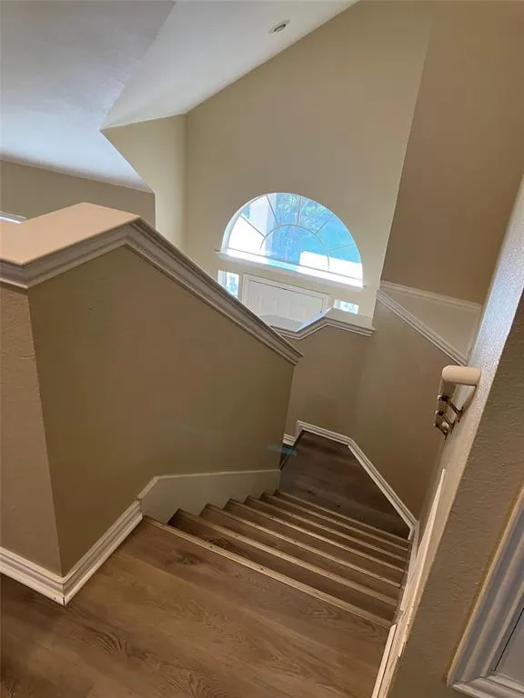 509 CREEKVIEW Drive