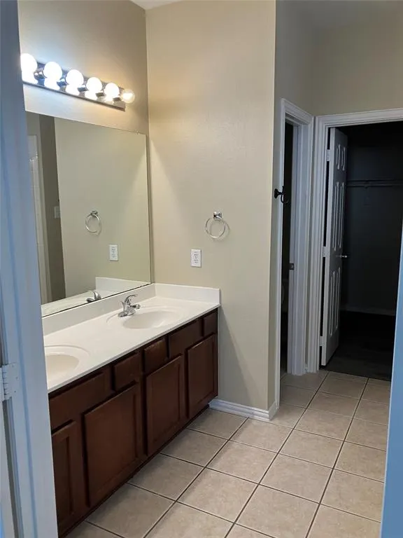 509 CREEKVIEW Drive