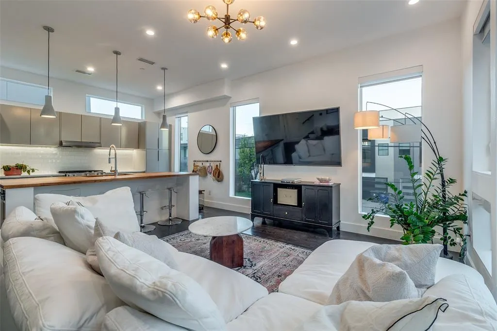 4805 Manett Street, #101