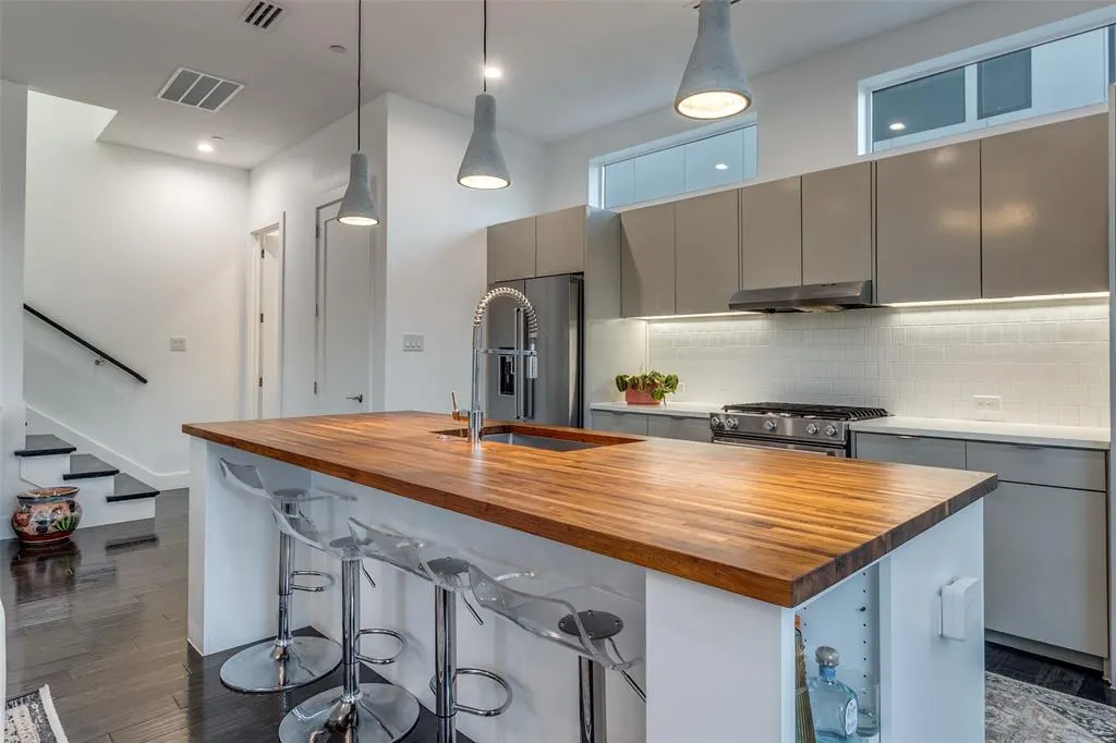 4805 Manett Street, #101