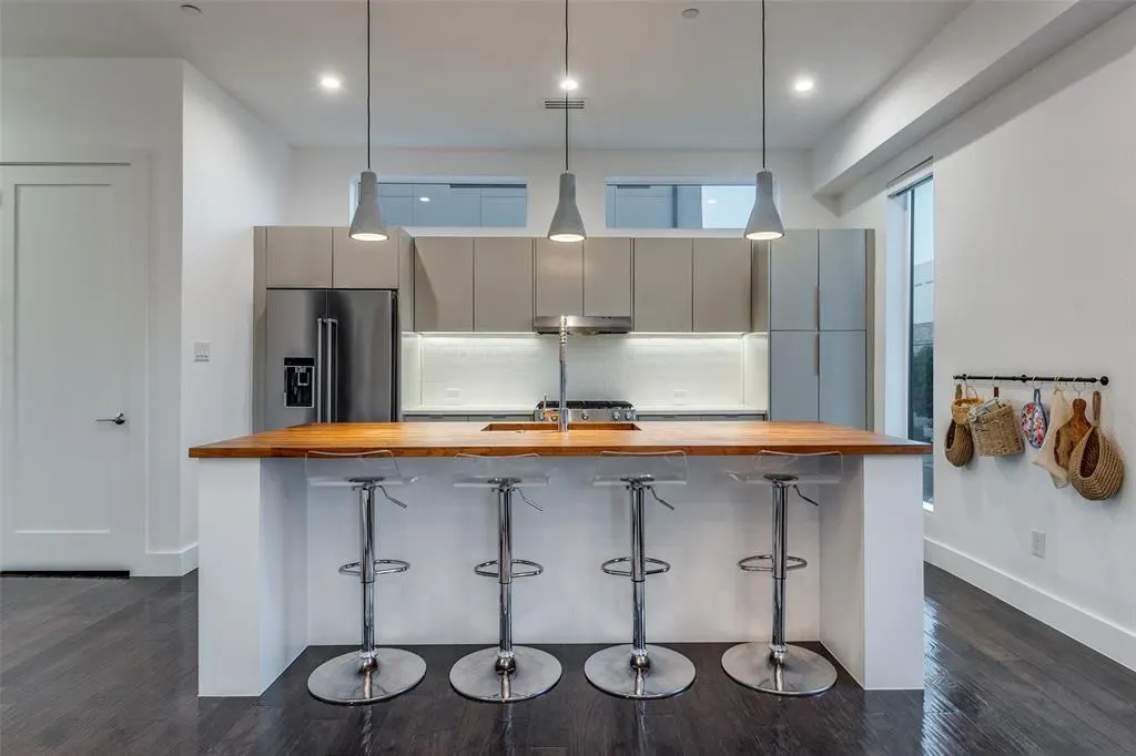 4805 Manett Street, #101
