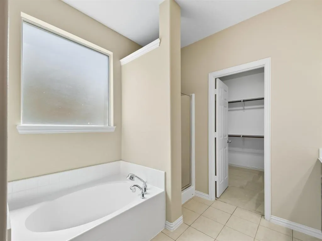 1401 Canary Drive