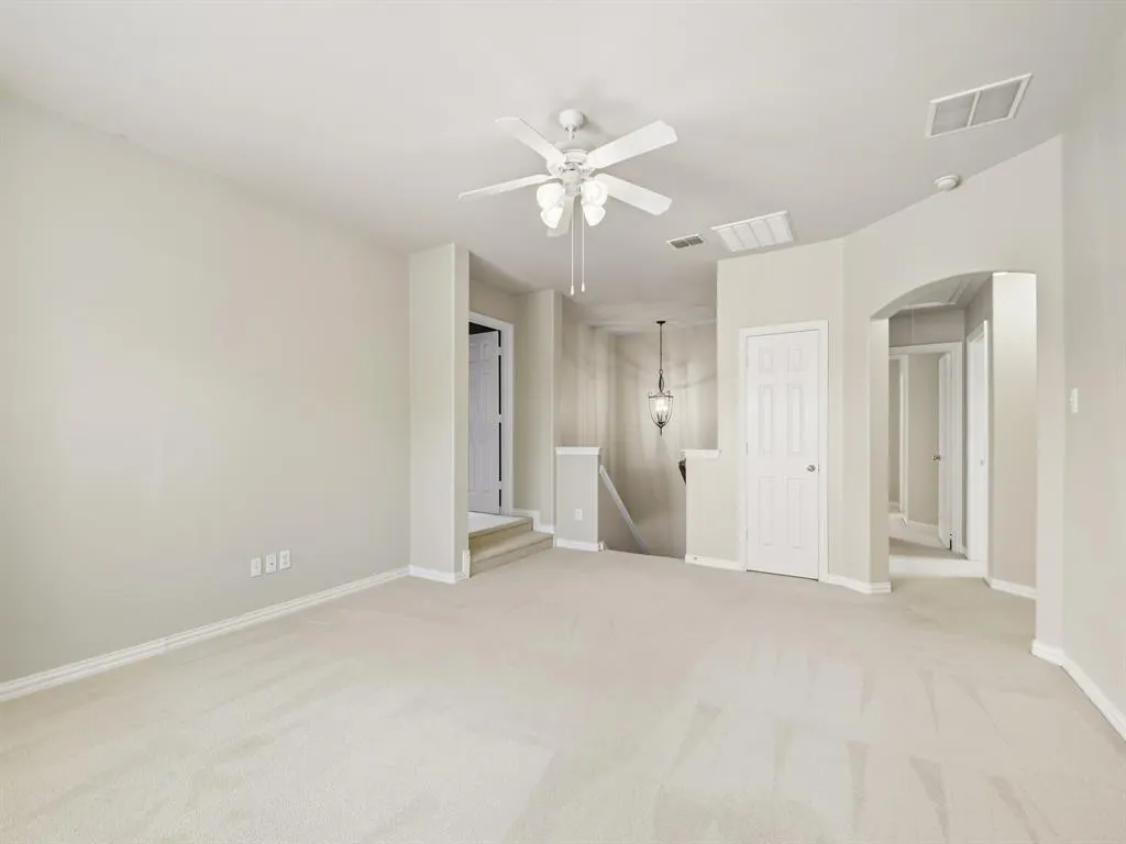 1401 Canary Drive