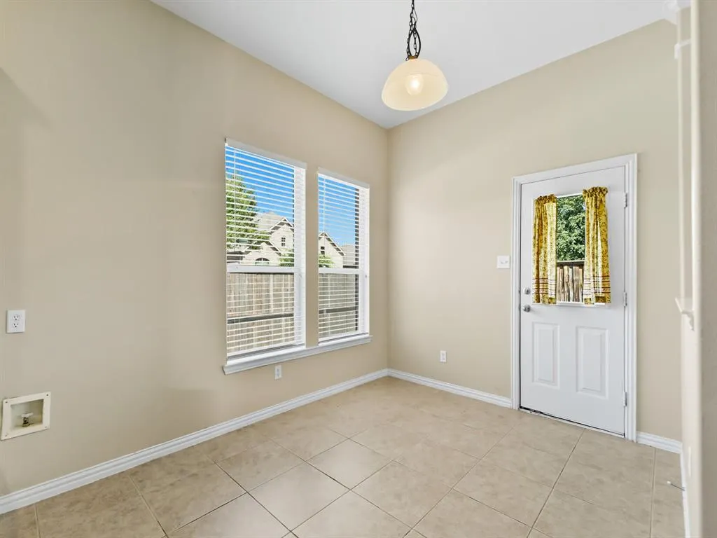 1401 Canary Drive